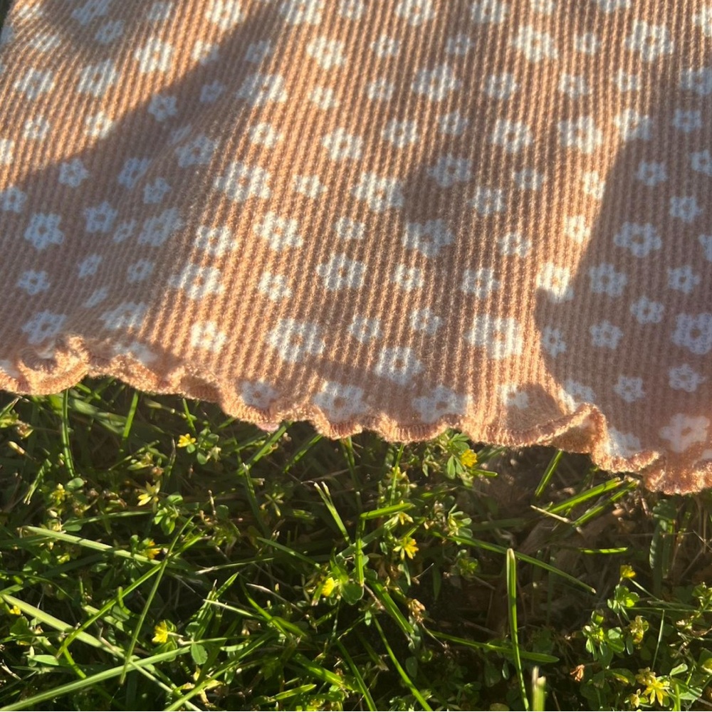 Rustic Floral Crop Top - Picture 4 of 8